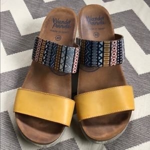 Wanda Panda made in Spain wedge sandals